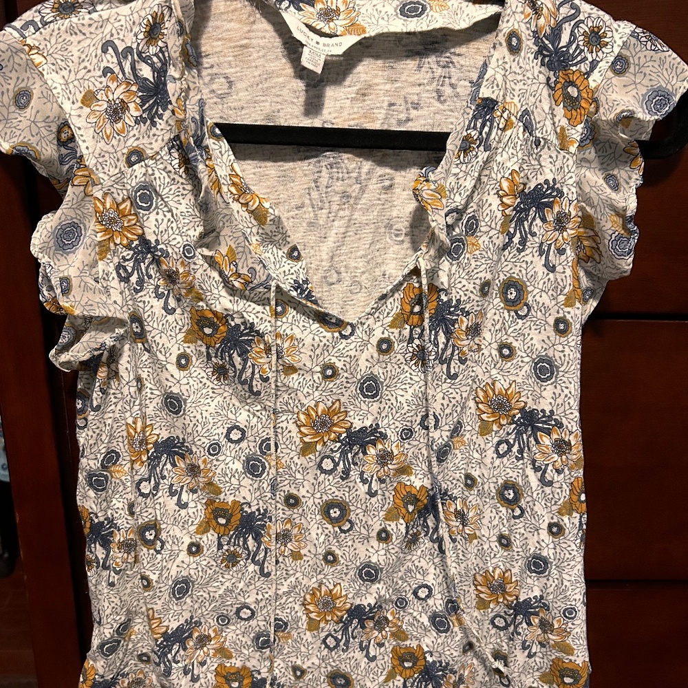 Lucky Brand top